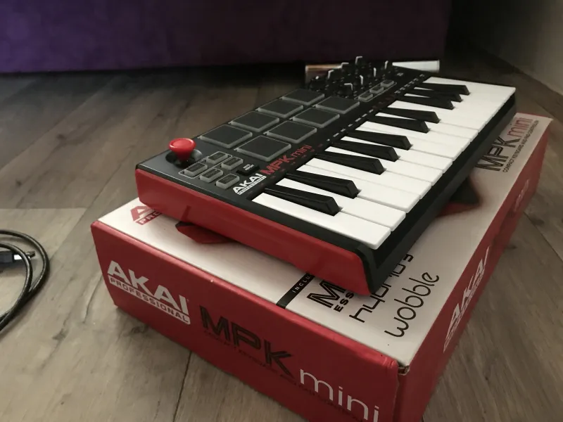 Akai MPK Mini Mk2 MIDI billentyűzet