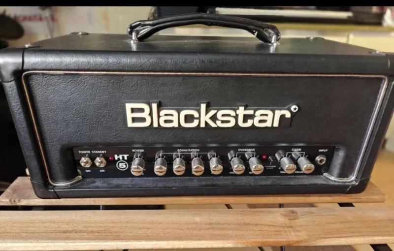 Blackstar HT5 csöves fej Gitárerősítő-fej