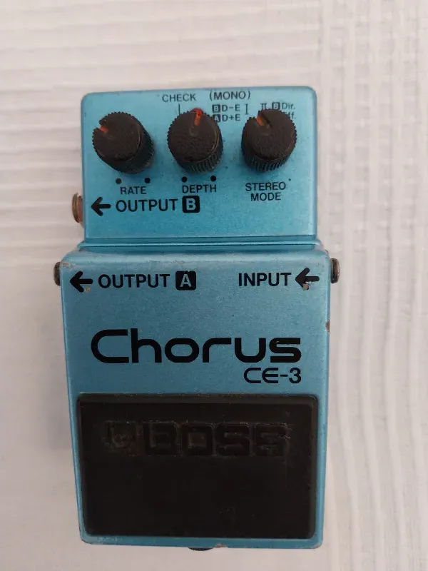 BOSS CE-3 Pedál