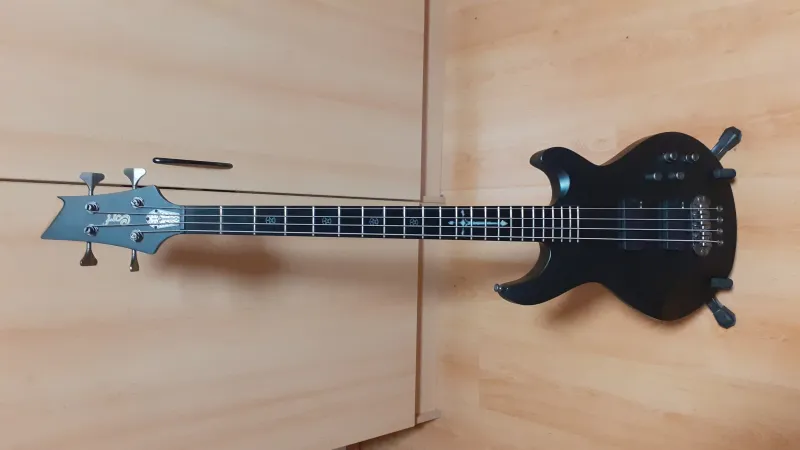 Cort EVL-Z6B Bass guitar