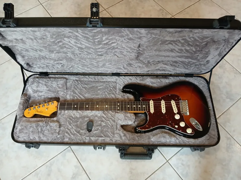 Fender American Professional II Balkezes elektromos gitár