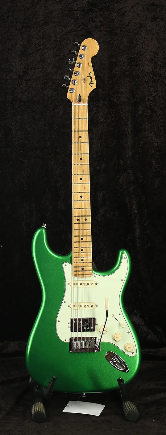 Fender Classic Player Plus HSS MN 2022 Elektromos gitár
