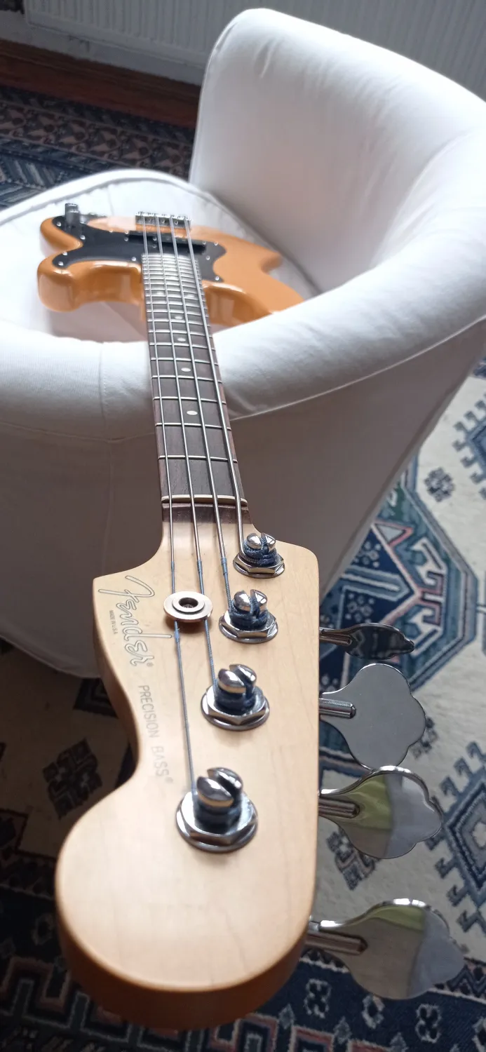 Fender Standard Precision Bass Basszusgitár