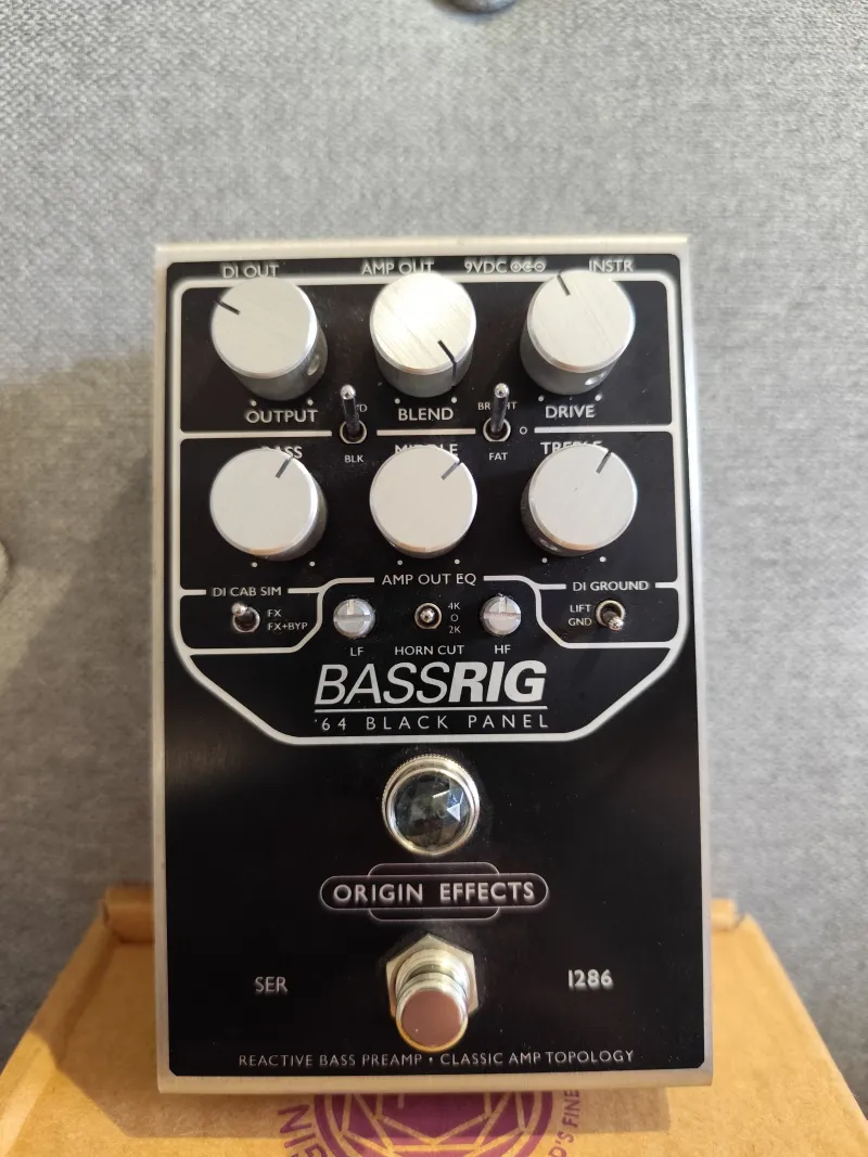 Origin Effects Bassrig 64 Basszus pedál