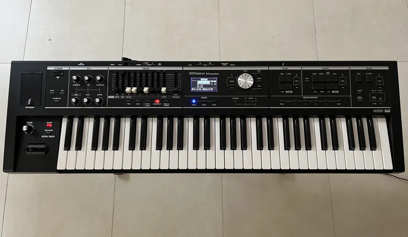 Roland VR-09 B Szintetizátor