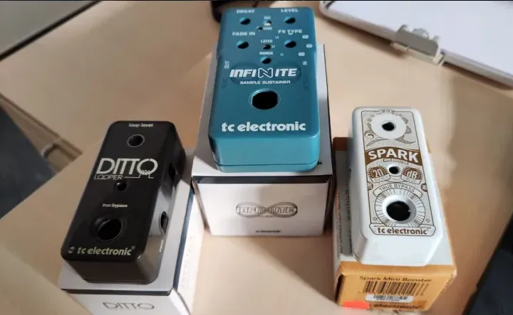 TC Electronic TC Electronic Ditto, Spark mini, Infinite dobozok. Pedál tartó doboz