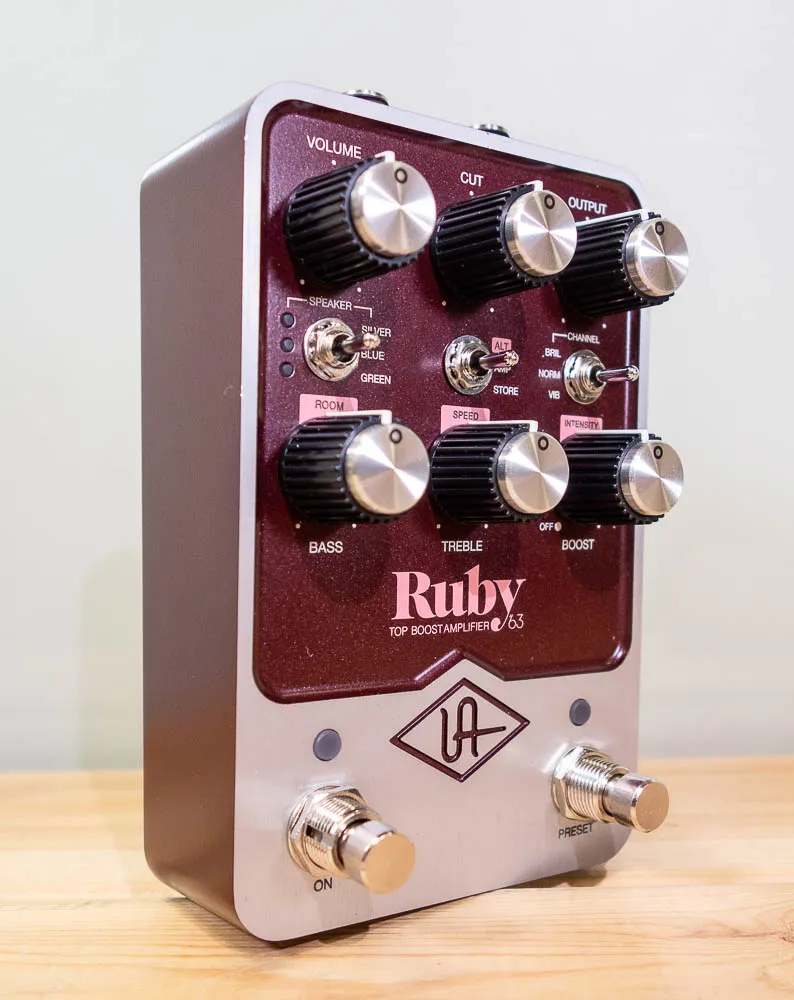 Universal Audio UAFX Ruby 63 Top Boost Amplifier Effekt pedál