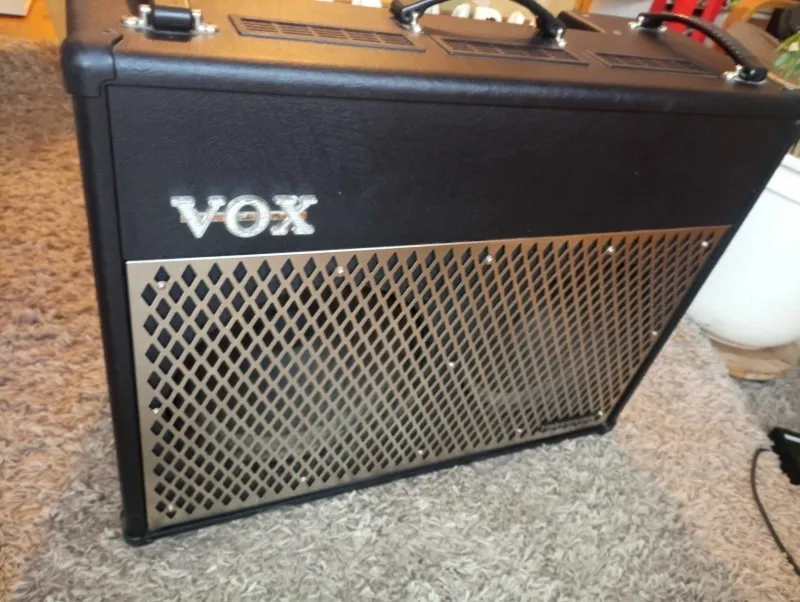 Vox VT100 Valvetronix gitár combo Gitárkombó