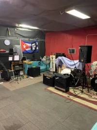 - XI. kerületi próbaterem Rehearsal room - Astbury01 [September 2, 2024, 12:47 am]