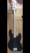 - Handmade Jazz Bass + tok Bass guitar