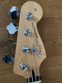 Fender Deluxe Active Precision Basszusgitár