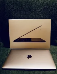 Apple MacBook Pro 2018 13 Touch i5 Egyéb