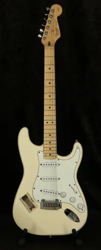 Fender Stratocaster Am Trad 1999 Elektrická gitara - Vintage52 Hangszerbolt és szerviz [February 29, 2024, 2:02 pm]
