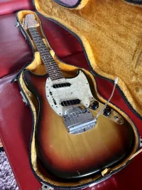 Fender Mustang 1973 Elektrická gitara - Pulius Tibi [February 22, 2024, 6:58 pm]