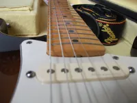 Fender Stratocaster MN 2-Tone Sunburst Elektrická gitara - Gábor Zsolt [May 1, 2024, 9:25 pm]