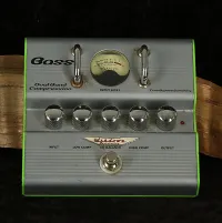 Ashdown Dual Band Compressor Efecto - Vintage52 Hangszerbolt és szerviz [May 3, 2024, 1:40 pm]
