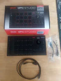 Akai MPC Studio II MIDI kontroller - Szabados [2024.05.03. 09:07]
