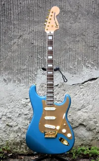 Squier 40th anniversary Stratocaster Electric guitar - Hurtu [March 12, 2024, 6:29 pm]