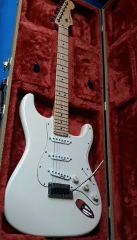 Fender USA Deluxe Electric guitar - Attila Lampert [June 15, 2024, 10:36 pm]