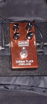 MXR Bass fuzz deluxe Basszus pedál