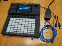 Akai  MIDI kontroller