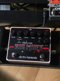 Electro Harmonix Big Muff Deluxe Pi Effekt pedál