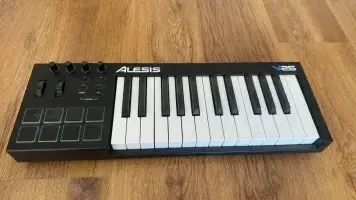 Alesis V25 MIDI kontroller - Galántai Ákos [Ma, 16:32]