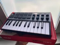 Akai MPK Mini MIDI billentyűzet