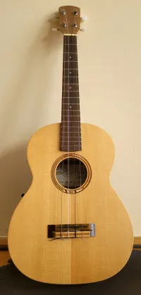 Hora Thomann - HORA Bariton elektromos ukulele