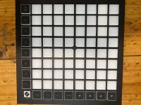 - Launchpad Mini MIDI kontroller - Lakatos József [Tegnap, 07:38]