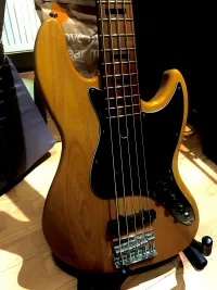 Sire V5 Bass guitar 5 strings - Szegecske [April 24, 2024, 9:13 am]
