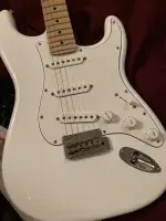 Fender Stratocaster Elektrická gitara - Bagi Zoltán Csaba [June 14, 2024, 11:20 am]