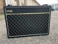 Vox V15 Made in England Guitar combo amp - Valasek Zoltán [Today, 1:52 pm]