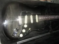 Squier Limited Standard Strat Electric guitar - Zenemánia [May 24, 2024, 11:29 am]