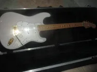 Fender Standard MIM Strat 2005. Electric guitar - Zenemánia [May 19, 2024, 10:00 am]
