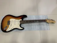 Fender Stratocaster Electric guitar - sezlony [May 31, 2024, 9:59 pm]