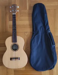 Thomann HORA Bariton elektroakusztikus ukulele Ukulele