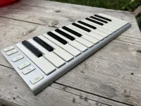 CME Xkey 25 MIDI keyboard - Jobbágy Bence [May 21, 2024, 9:42 am]