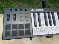 Alesis V61 MIDI klávesnica - Ámon Tamás [May 14, 2024, 10:30 pm]