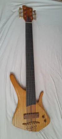 Egyedi készítésű  Bass guitar 6 strings - DanSer [Yesterday, 10:44 am]