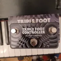 EHX Triple foot controller Pedal - MarTomi [May 23, 2024, 8:15 pm]