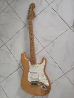 Fender Classic Series 70s Stratocaster 2001 Elektrická gitara - NLD90 [June 14, 2024, 5:49 pm]