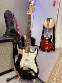 Fender Player Stratocaster 2020 Relic Elektromos gitár - HOLYROLLER [Ma, 09:40]