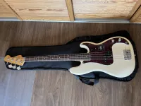 Fender Vintera II Precision bass