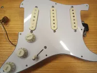 Fishman Fluence Single width PU Set loaded pickguard Hangszedő szett - Meszattila [Tegnap, 16:38]