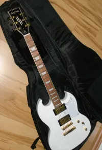 Harley Benton DC-Custom White Electric guitar - Vexon [June 15, 2024, 11:16 am]