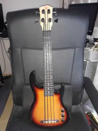 Harley Benton Solid U-Bass Bass guitar - Dobs [August 11, 2024, 8:48 pm]