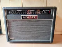 Hiwatt MaxWatt G100R Combo de guitarra - Stichelbaut [May 31, 2024, 4:50 pm]