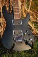 Ibanez S320 Electric guitar - Lawrence [June 5, 2024, 7:20 am]