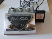 Jim Dunlop Uni-vibe Classic Effect pedal - golddies [June 19, 2024, 3:40 pm]